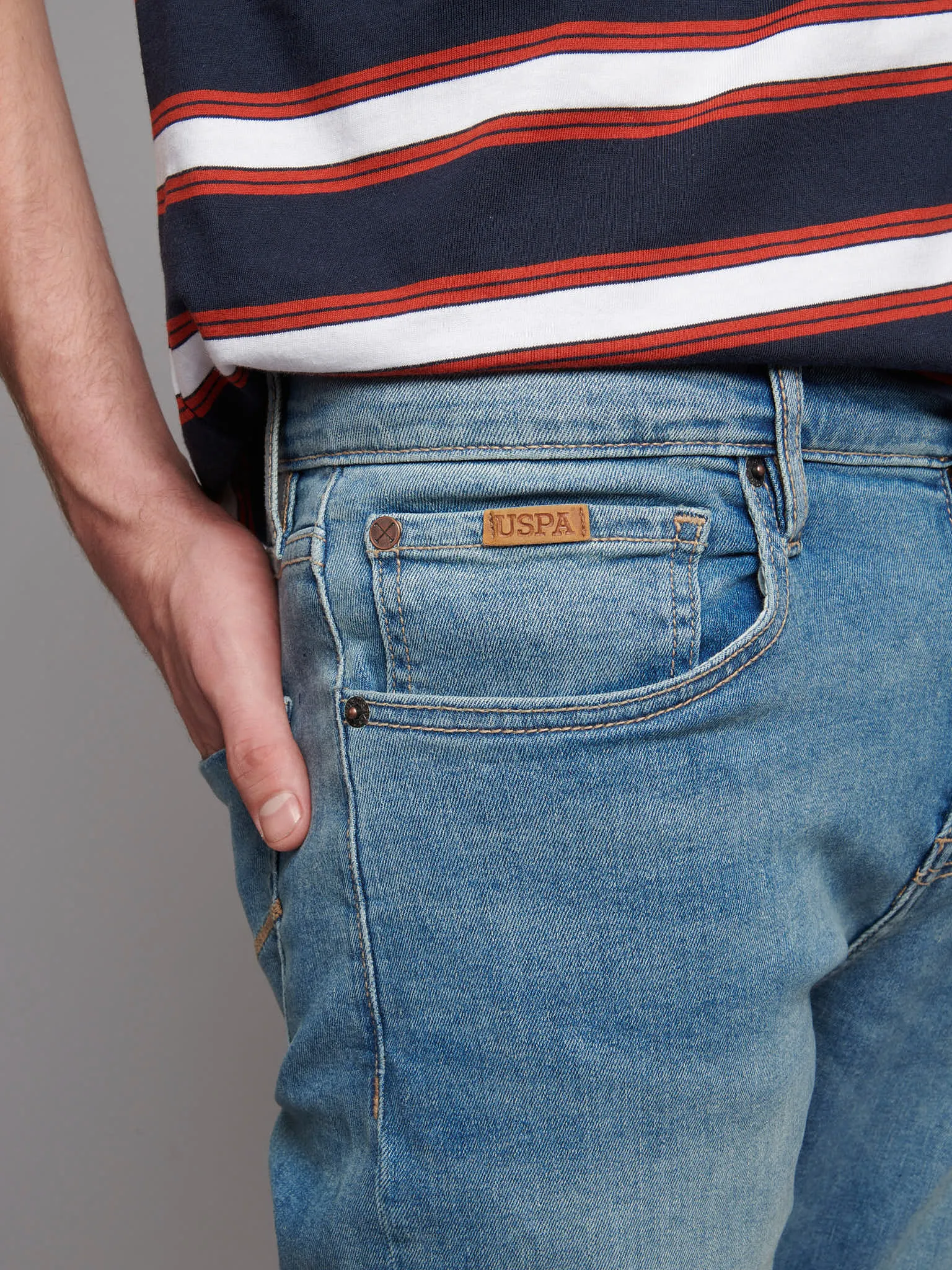 Mens 5 Pocket Slim Fit Denim Jeans in Mid Wash