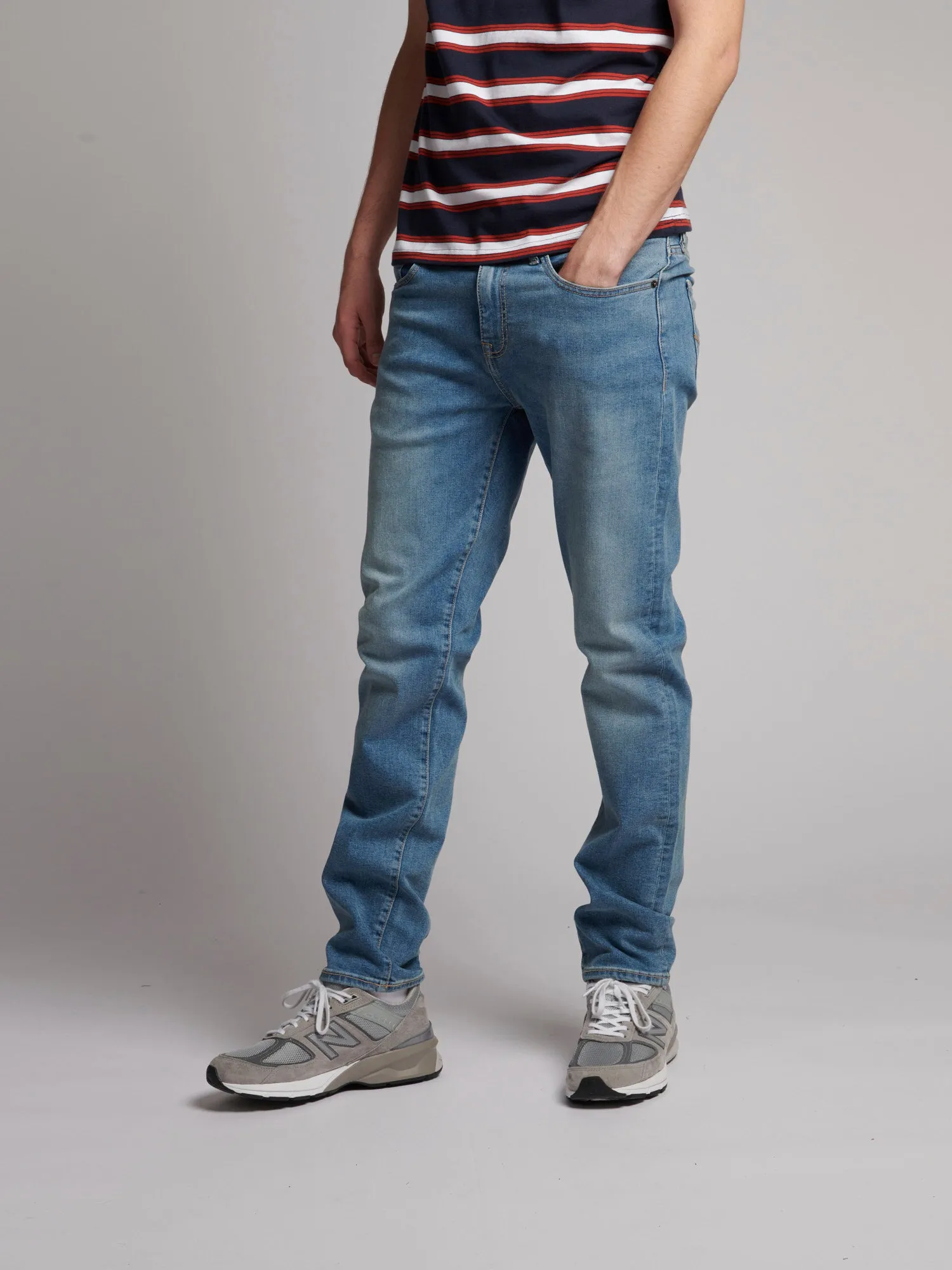 Mens 5 Pocket Slim Fit Denim Jeans in Mid Wash