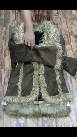 Y2K Afghan Vibes: Cozy up in Vintage Glamour with these Fabulous Coats 🌟🧥
